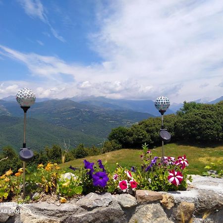 Senterada Massia Gasset Bed & Breakfast エクステリア 写真